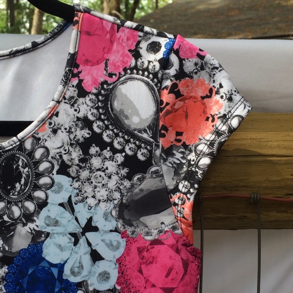 Total Girl•XL 16•above knee•dress•Cambodia - Picture 6 of 8